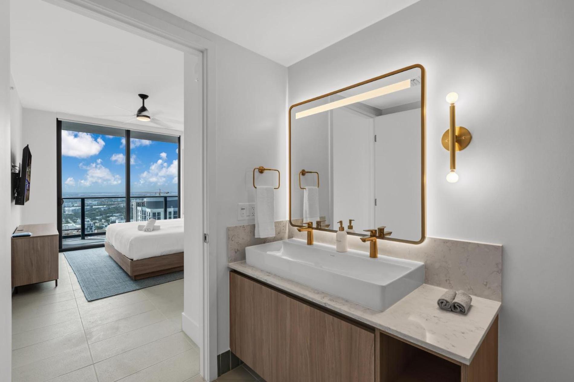 Modern 1Br Apartment With Breathtaking Views Heart Of Downtown Miami Exterior photo